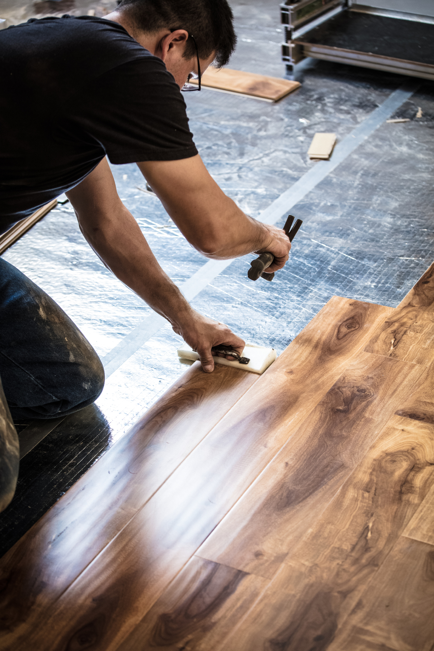 Bodenleger am Arbeiten in in Oltingen